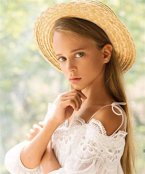 Trouvez des images et des photos d&39;actualits de Preteen Girls Models sur Getty Images. . Freteen girl models